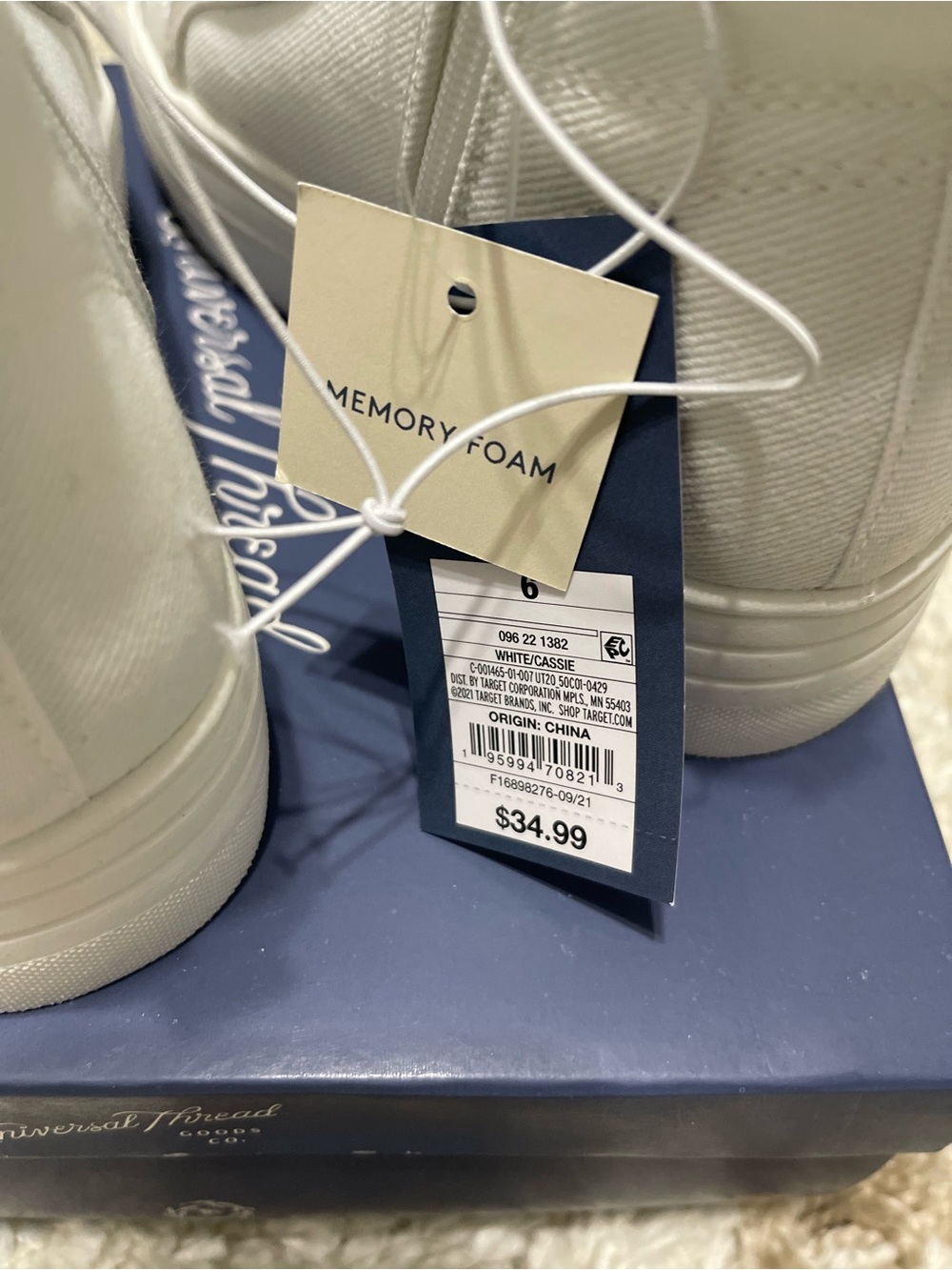 Universal Thread Cassie Sneakers White Memory Foam Size 6 NIB - Picture 10 of 13